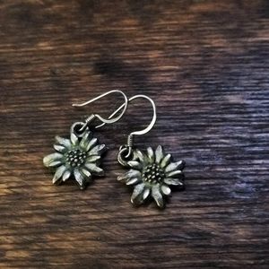 Silver tone Sunflower Dangle Earrings